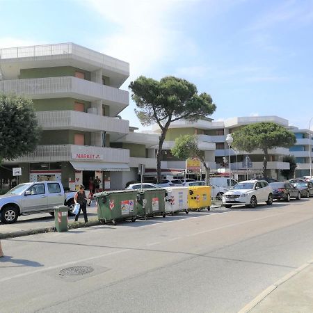 Condominio Moschettieri Monolocale Бибионе Экстерьер фото